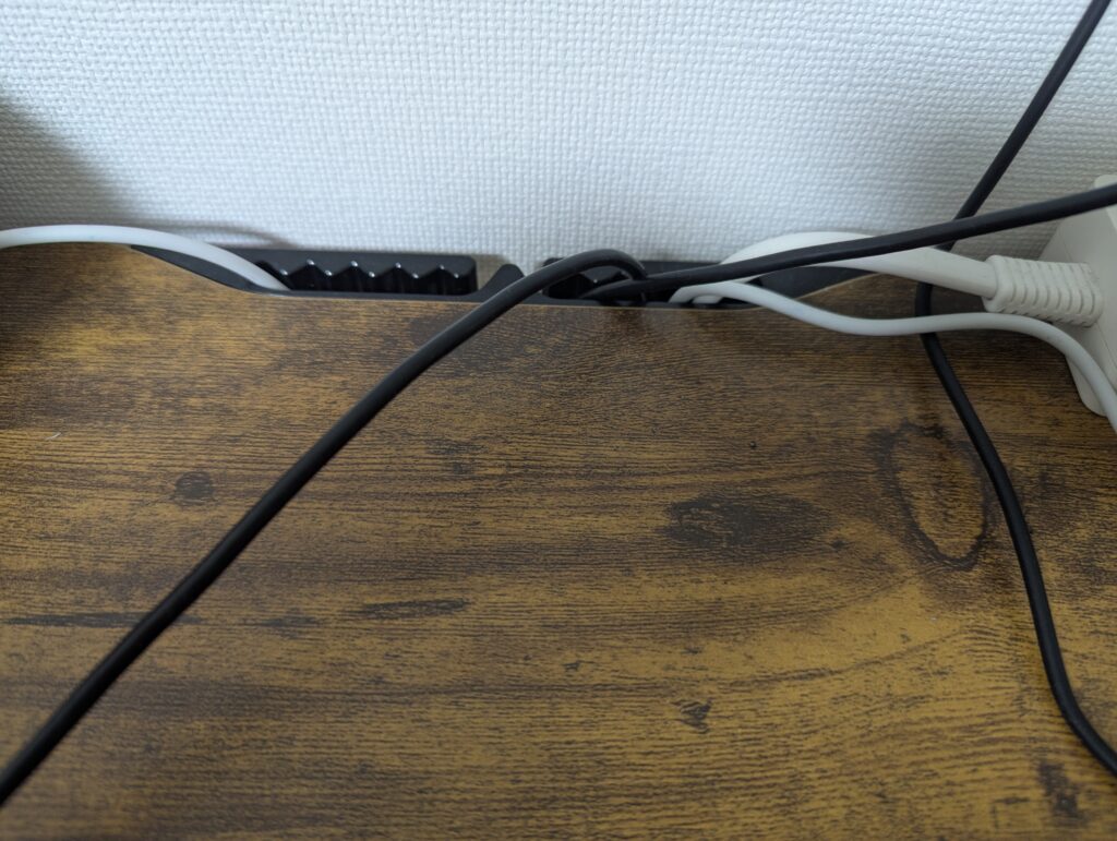 ケーブルホール